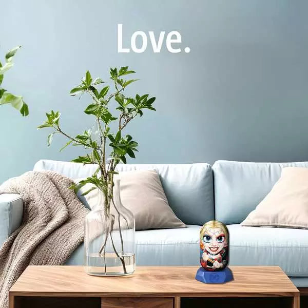 Harley Quinn Hylkies 3D puzzel geplaatst in woonkamer