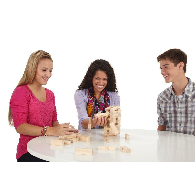 Mensen die Jenga spelen
