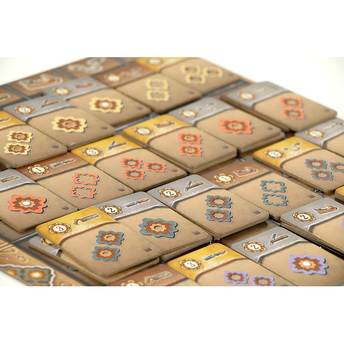 Detail van nummer- en symboolstukken in Intarsia