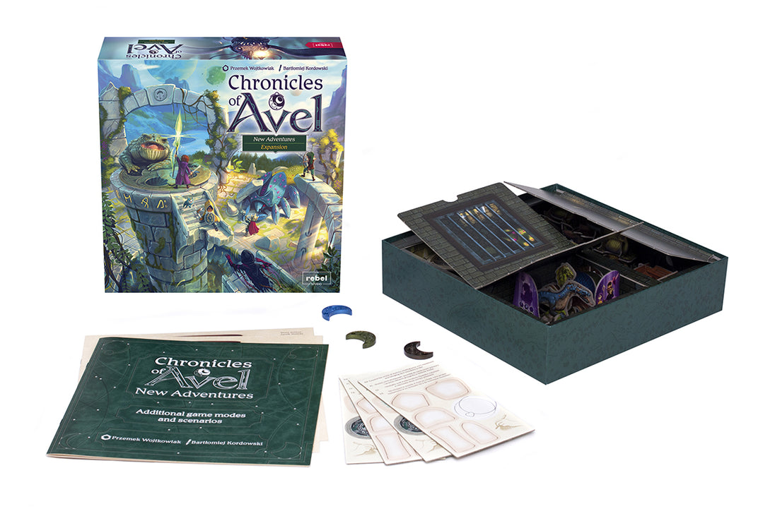 Spelopstelling met open doos, spelonderdelen en handleiding van Chronicles of Avel: New Adventures