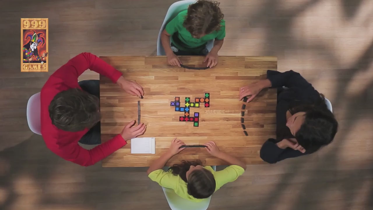 Video waarin spelers Qwirkle spelen